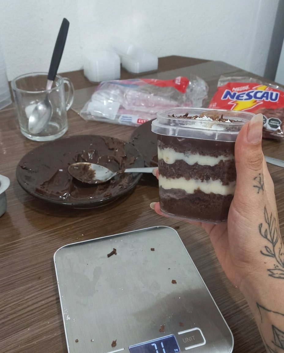 Jar Cake 14 A group of finished jar cakes with lids and decorative spoons